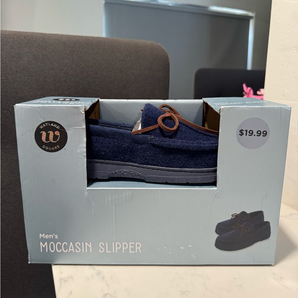 FINAL SALE✨

Wayland Navy Moccasin Slipper